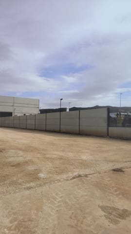 Grunde uden byggetilladelser til leje i Antequera - € 1.500 (Ref: 9228160)