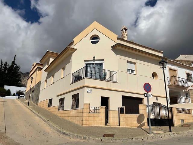 4 soverom Villa til salgs i Villanueva de la Concepcion med garasje - € 260 000 (Ref: 9228161)