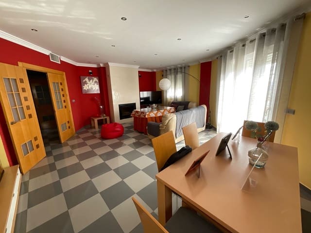 4 soverom Villa til salgs i Villanueva de la Concepcion med garasje - € 260 000 (Ref: 9228161)