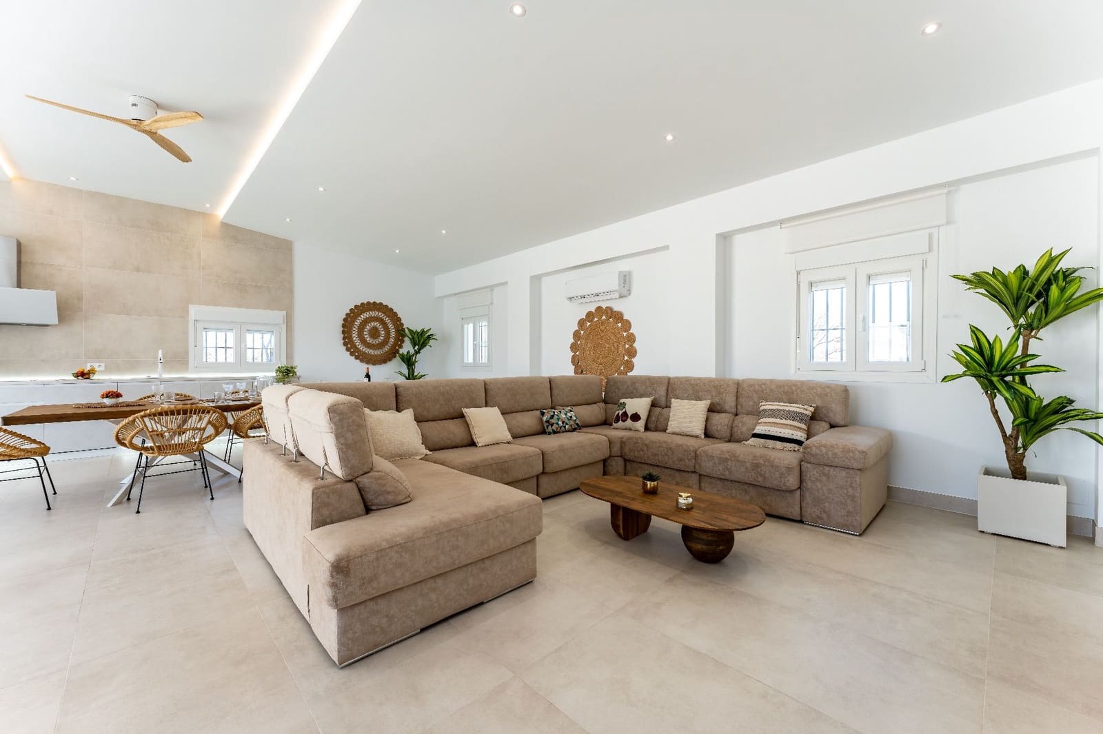 7 soveværelse Finca/Landehus til salg i Antequera med swimmingpool garage - € 790.000 (Ref: 9232164)