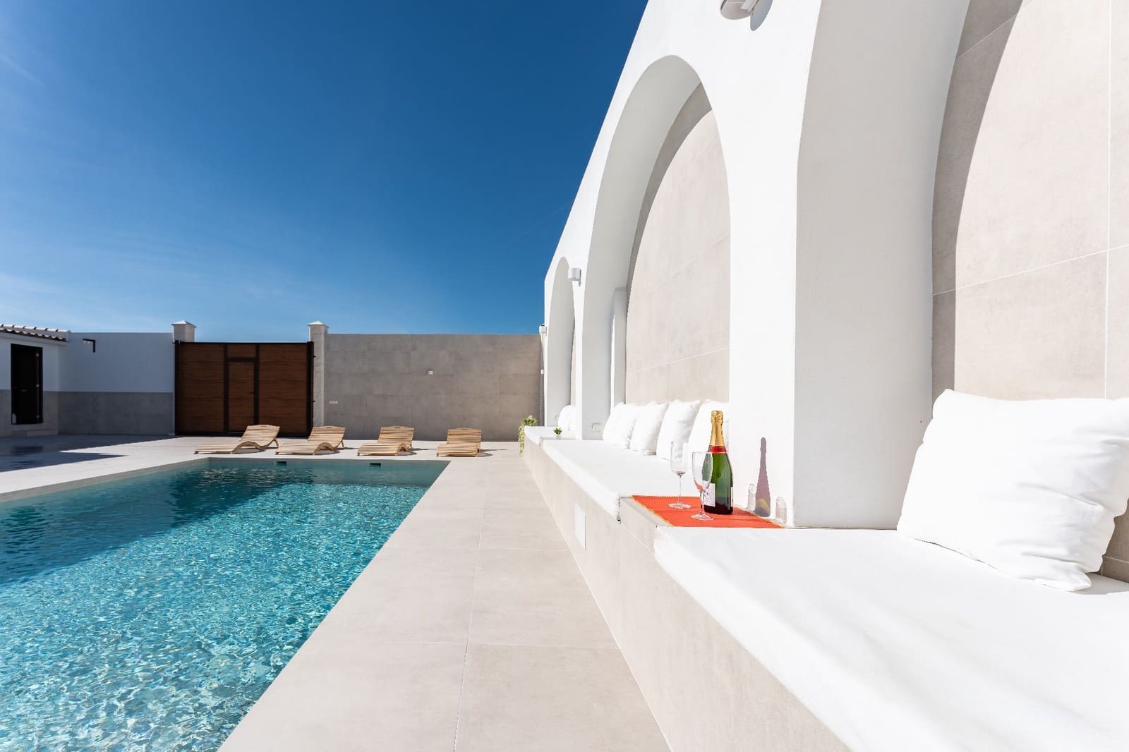 7 soveværelse Finca/Landehus til salg i Antequera med swimmingpool garage - € 790.000 (Ref: 9232164)