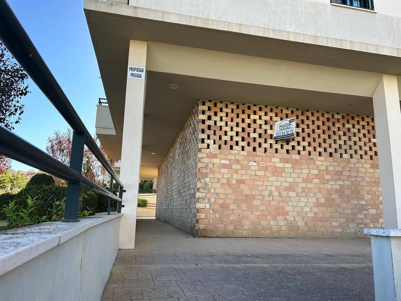 Erhverv til salg i Antequera med garage - € 127.000 (Ref: 9232166)