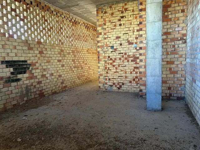 Erhverv til salg i Antequera med garage - € 127.000 (Ref: 9232166)