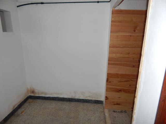 Erhverv til leje i Antequera - € 475 (Ref: 9232169)