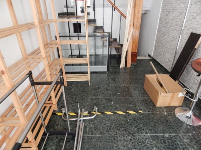 Erhverv til leje i Antequera - € 475 (Ref: 9232169)