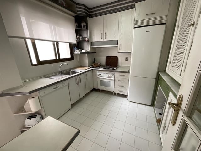 5 soveværelse Lejlighed til salg i Antequera - € 250.000 (Ref: 9232174)