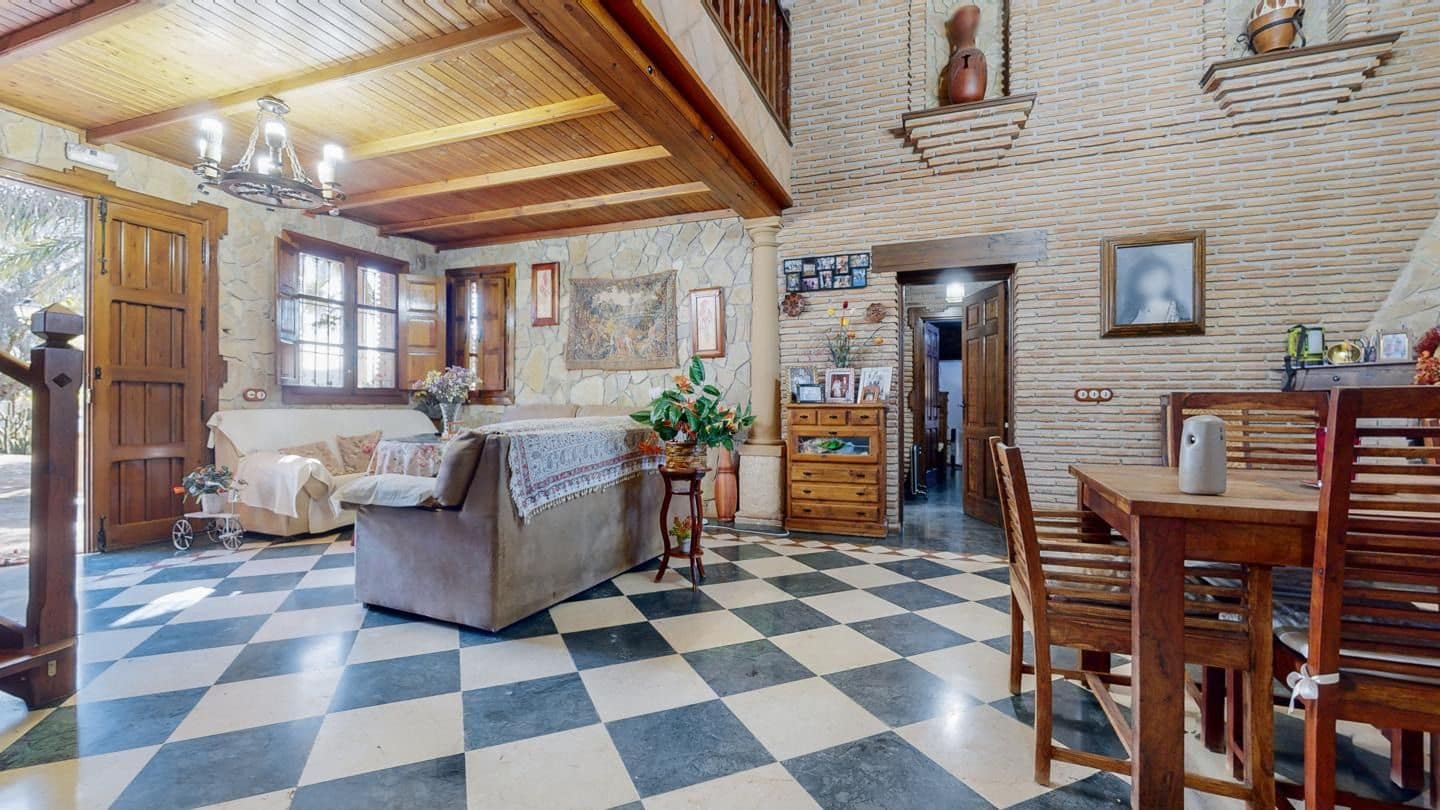 4 soverom Villa til salgs i Antequera med svømmebasseng garasje - € 500 000 (Ref: 9232180)