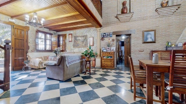 4 soveværelse Villa til salg i Antequera med swimmingpool garage - € 500.000 (Ref: 9232180)