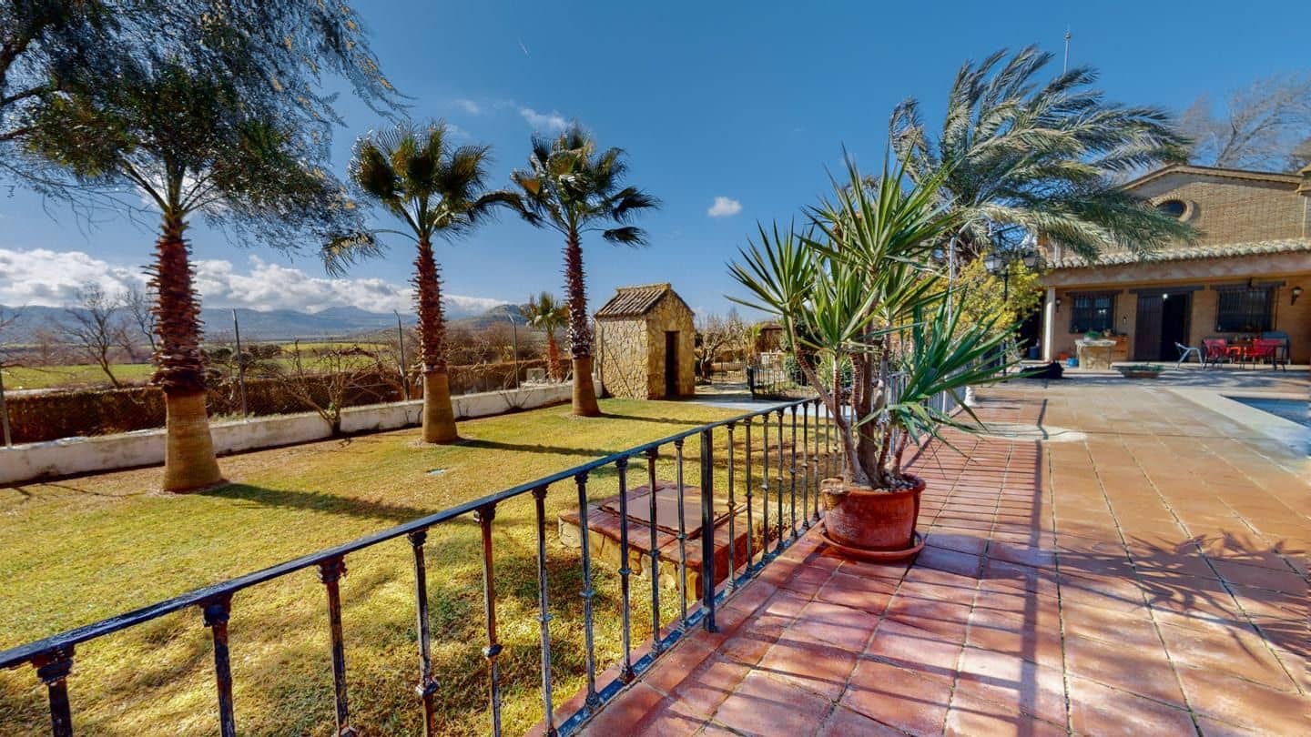 4 soverom Villa til salgs i Antequera med svømmebasseng garasje - € 500 000 (Ref: 9232180)