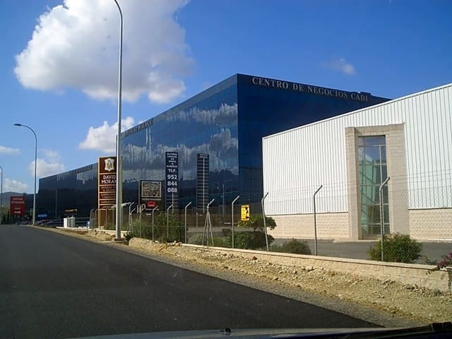 Erhverv til salg i Antequera med garage - € 85.000 (Ref: 9232184)