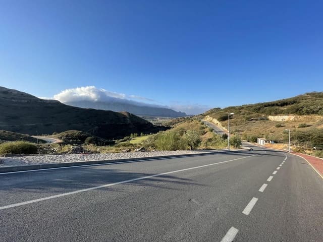 Rakentamaton maa myytävänä paikassa Antequera - 115 000 € (Ref: 9232196)