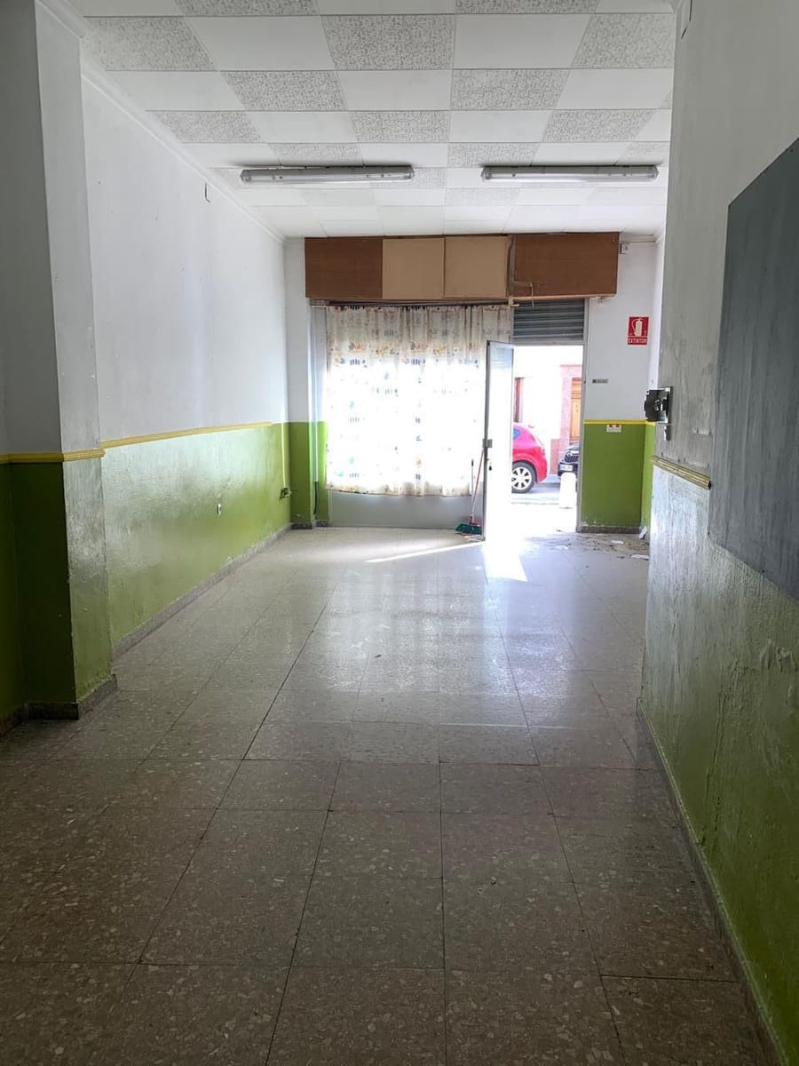 Kommersiell til salgs i Antequera - € 93 000 (Ref: 9232199)