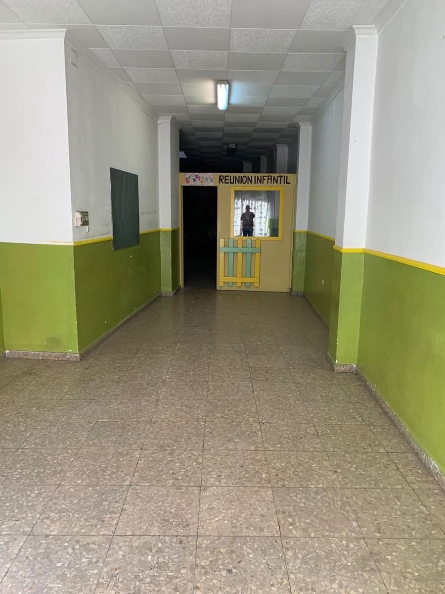 Kommersiell til salgs i Antequera - € 93 000 (Ref: 9232199)