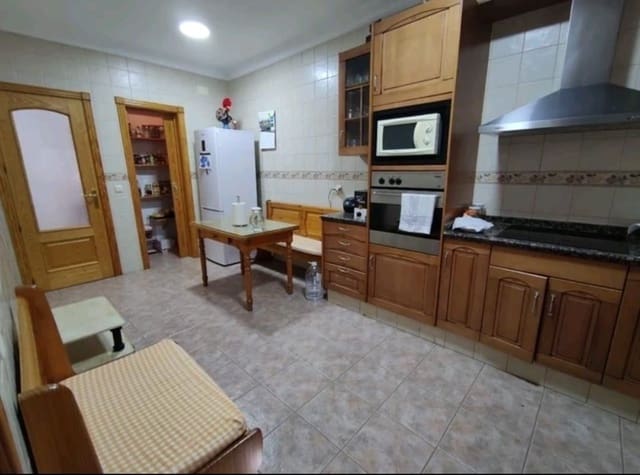 3 soverom Villa til salgs i Sierra de Yeguas med garasje - € 200 000 (Ref: 9232202)