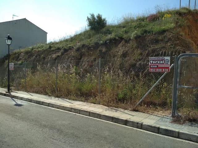 Rakentamaton maa myytävänä paikassa Antequera - 45 000 € (Ref: 9232203)