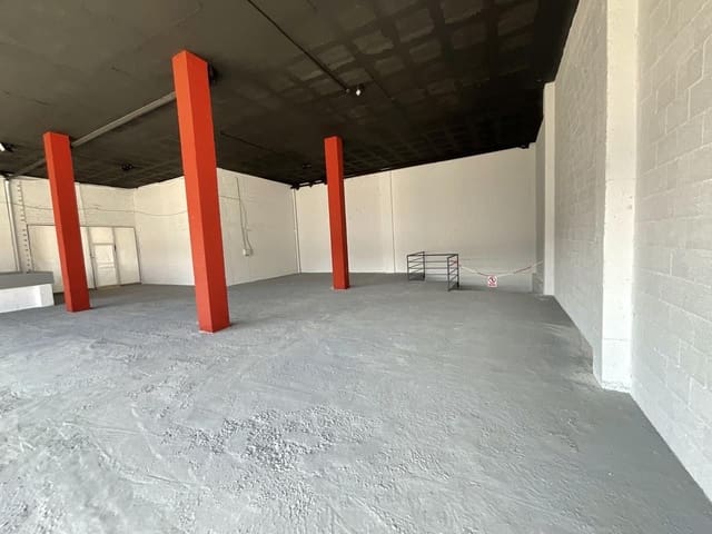 Erhverv til salg i Antequera med garage - € 187.000 (Ref: 9232208)