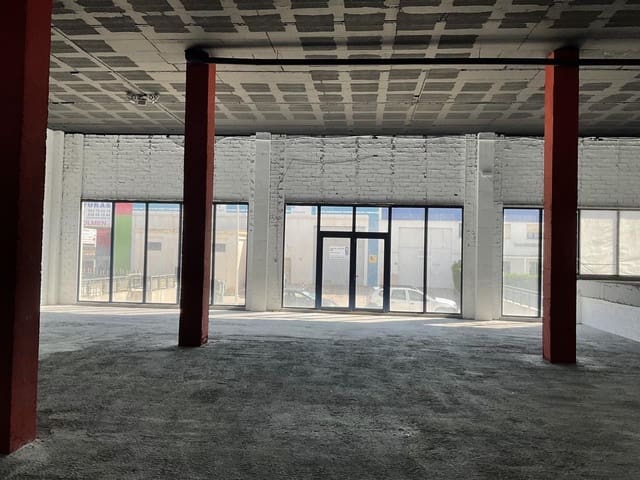 Erhverv til salg i Antequera med garage - € 187.000 (Ref: 9232208)