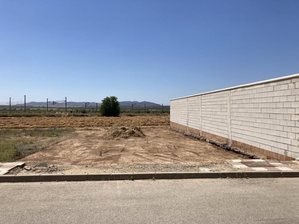 Ubebygd land til salgs i Fuente de Piedra - € 35 000 (Ref: 9232209)