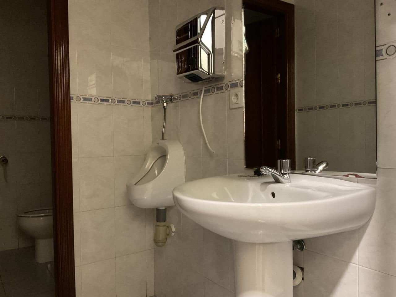 Erhverv til leje i Antequera - € 2.000 (Ref: 9232211)