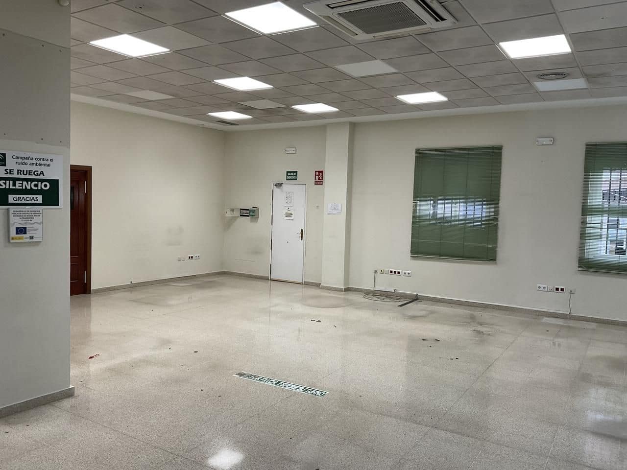 Erhverv til leje i Antequera - € 2.000 (Ref: 9232211)