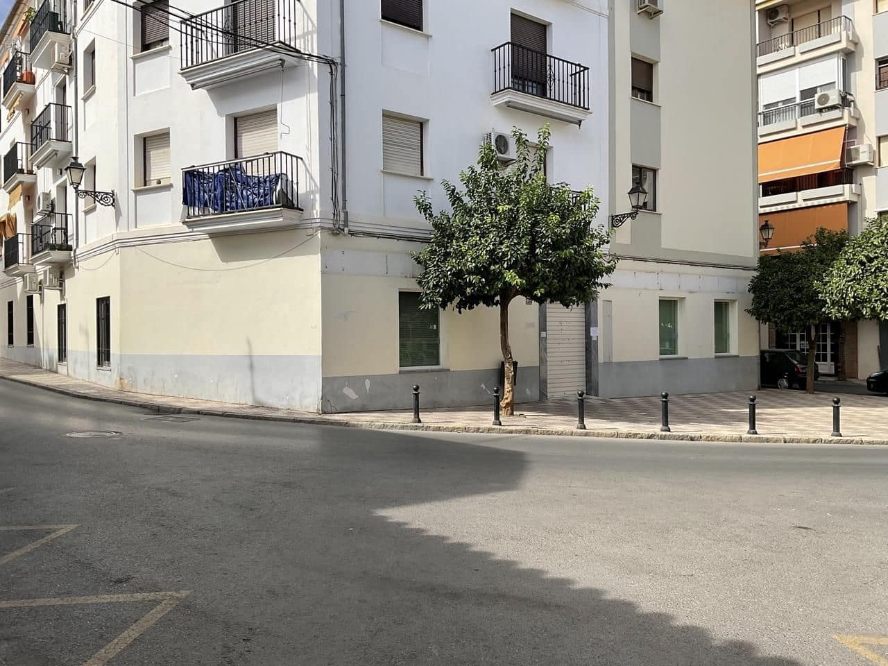 Erhverv til leje i Antequera - € 2.000 (Ref: 9232211)