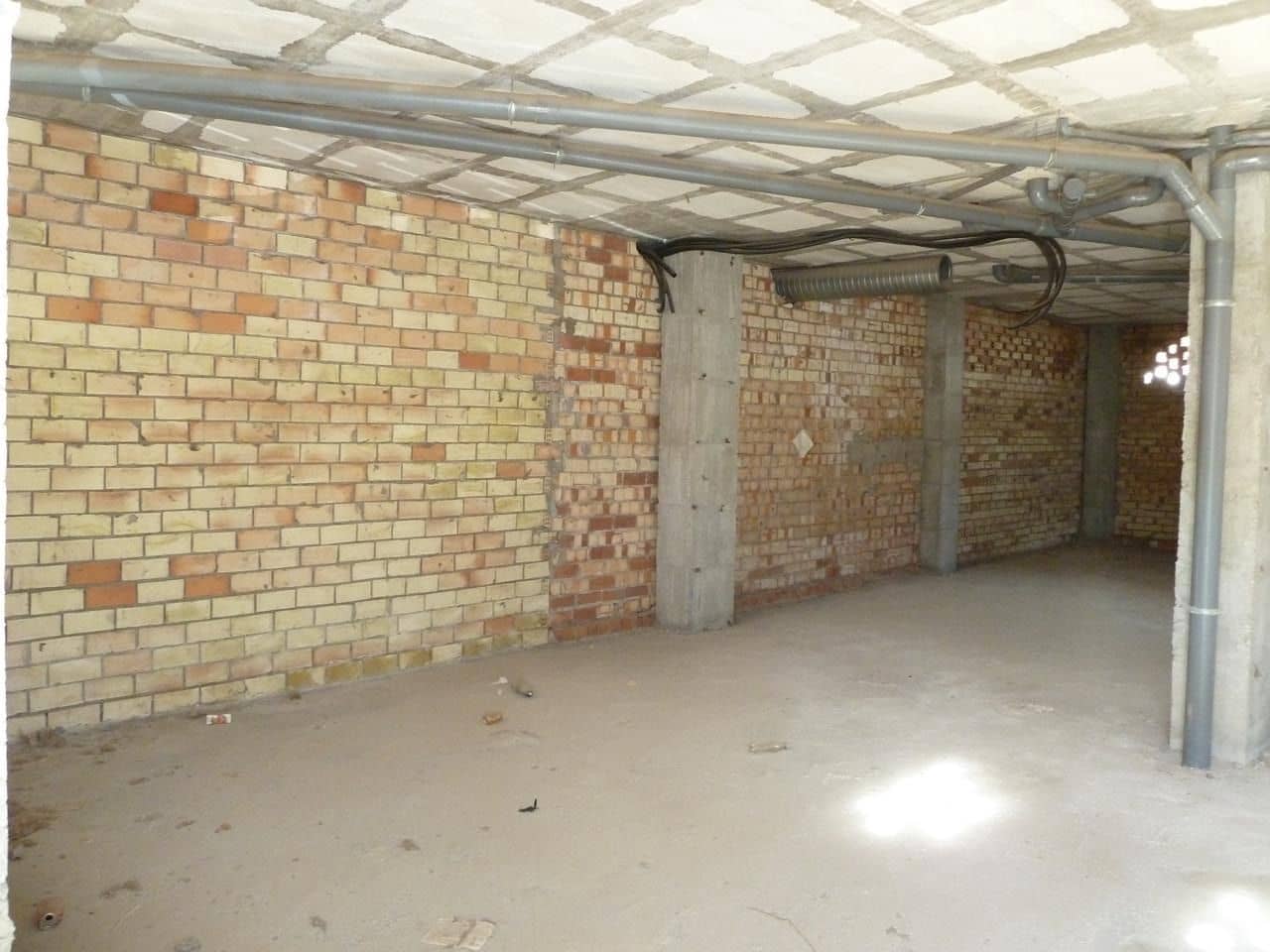 Kommersiell til leie i Antequera - € 400 (Ref: 9232216)