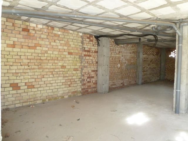 Erhverv til leje i Antequera - € 400 (Ref: 9232216)