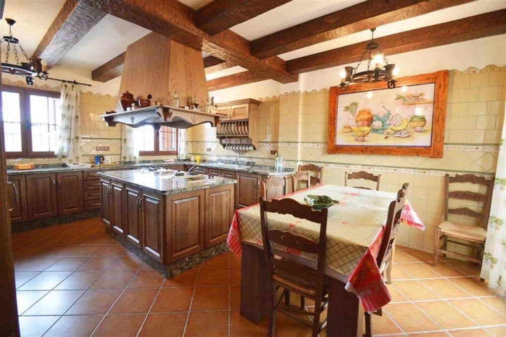 6 soverom Villa til salgs i Villanueva de la Concepcion med svømmebasseng garasje - € 550 000 (Ref: 9232220)