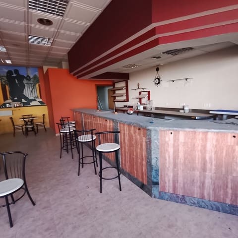 Commerciale da affittare in Antequera - 1.500 € (Rif: 9232223)