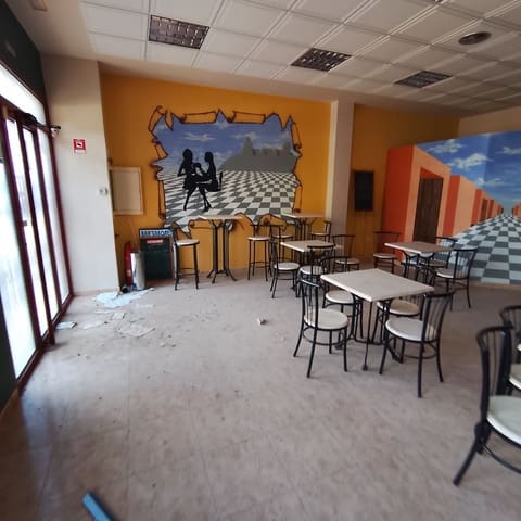 Commerciale da affittare in Antequera - 1.500 € (Rif: 9232223)
