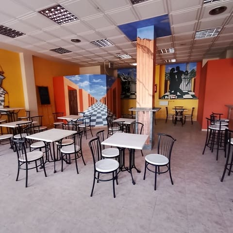 Commerciale da affittare in Antequera - 1.500 € (Rif: 9232223)