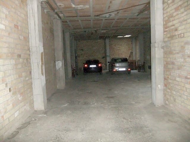 Erhverv til salg i Antequera med garage - € 117.000 (Ref: 9232225)