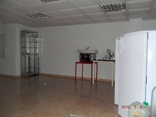 Erhverv til leje i Antequera - € 1.500 (Ref: 9232231)