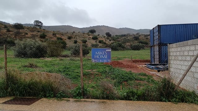 Ubebygd land til salgs i Antequera - € 97 000 (Ref: 9232235)