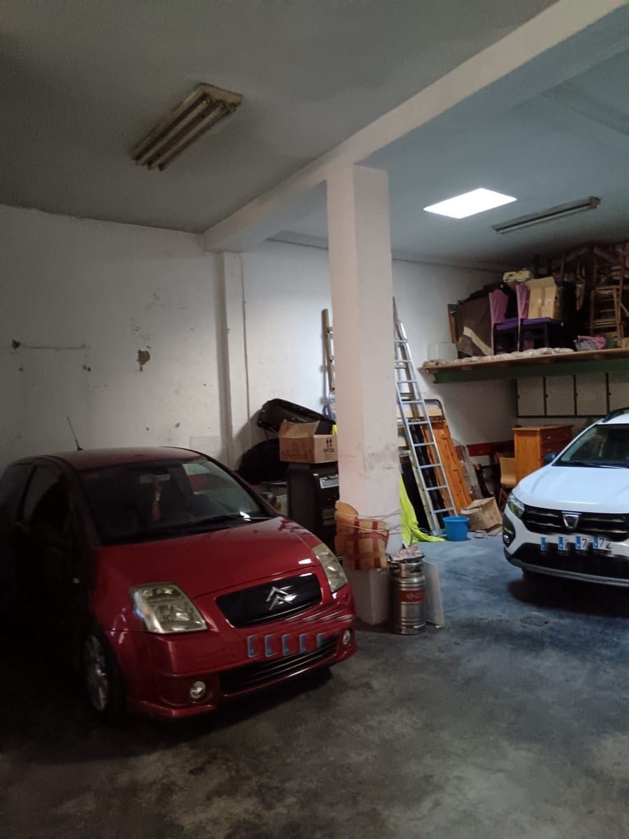 Comercial para venda em Antequera com garagem - 135 000 € (Ref: 9232236)