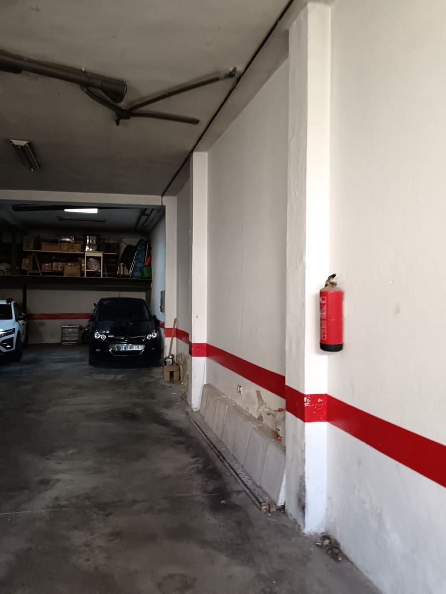 Comercial para venda em Antequera com garagem - 135 000 € (Ref: 9232236)