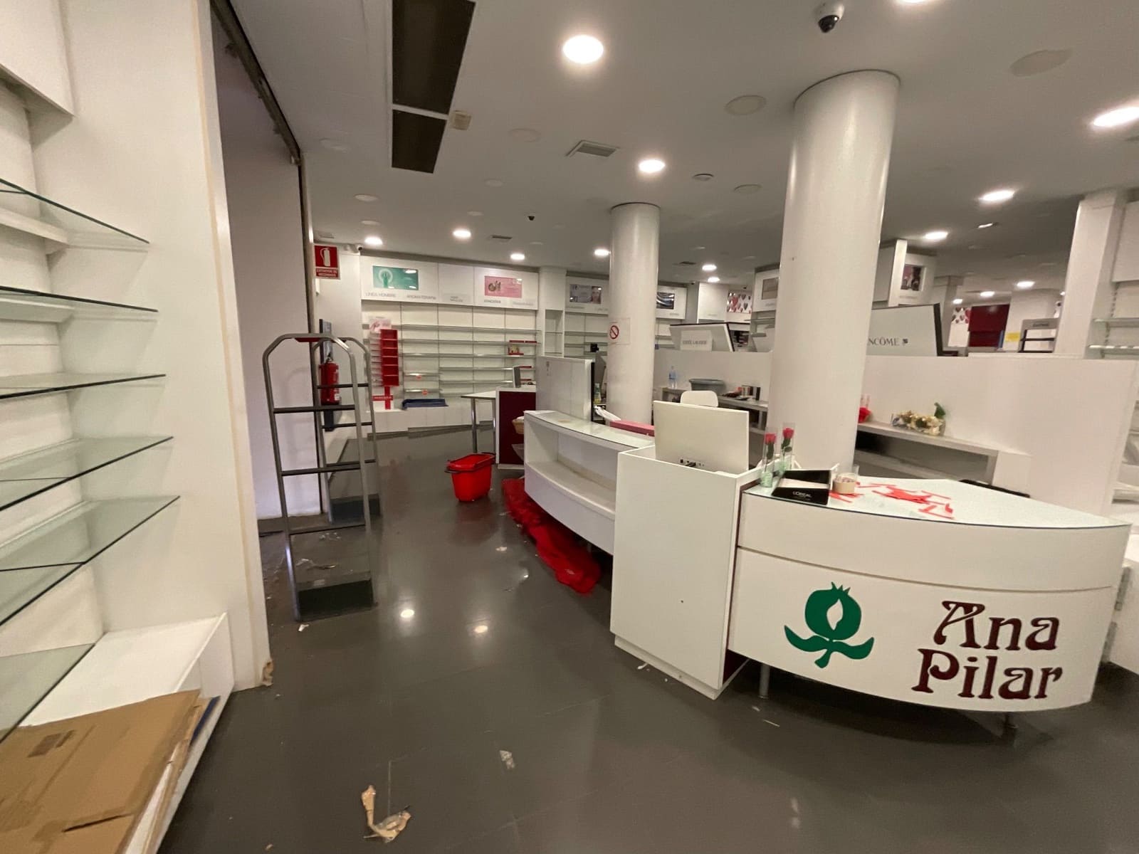 Kaupallinen vuokrattavana paikassa Antequera - 2 000 € (Ref: 9232243)