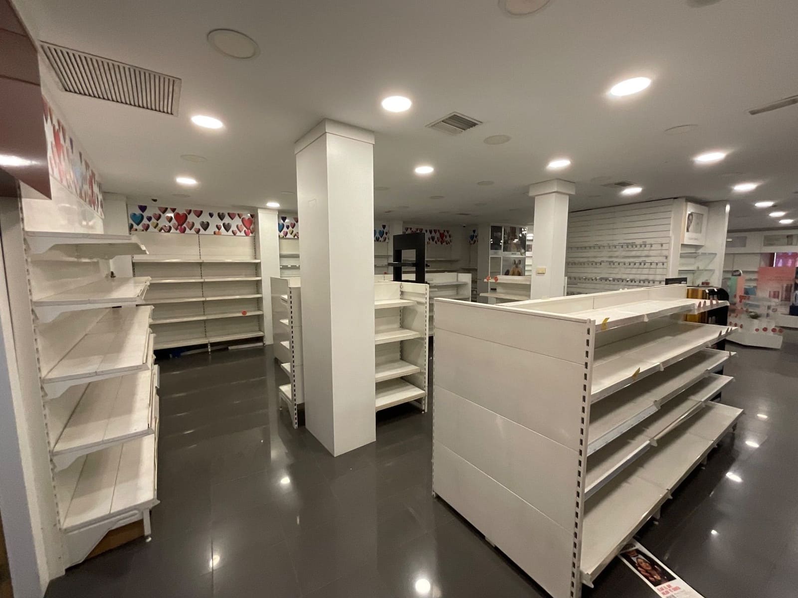 Kaupallinen vuokrattavana paikassa Antequera - 2 000 € (Ref: 9232243)