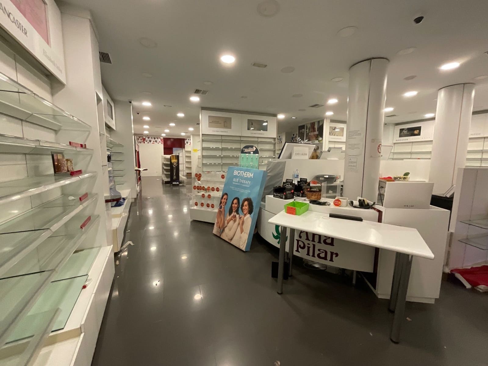 Kaupallinen vuokrattavana paikassa Antequera - 2 000 € (Ref: 9232243)