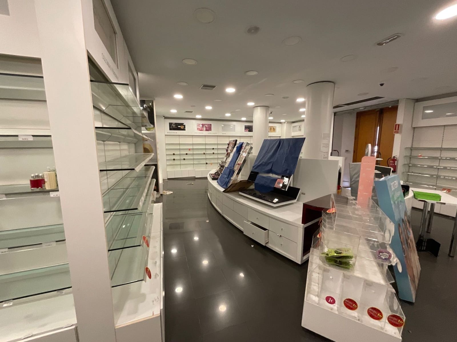 Kaupallinen vuokrattavana paikassa Antequera - 2 000 € (Ref: 9232243)