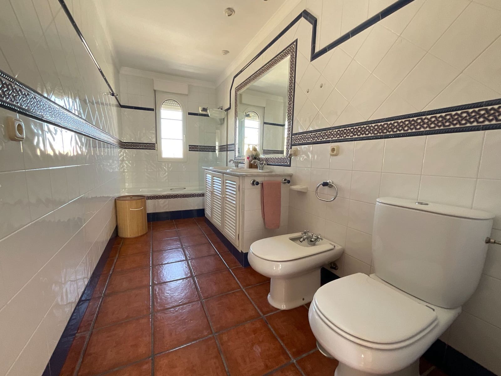 7 soveværelse Villa til salg i Antequera med swimmingpool garage - € 550.000 (Ref: 9242674)