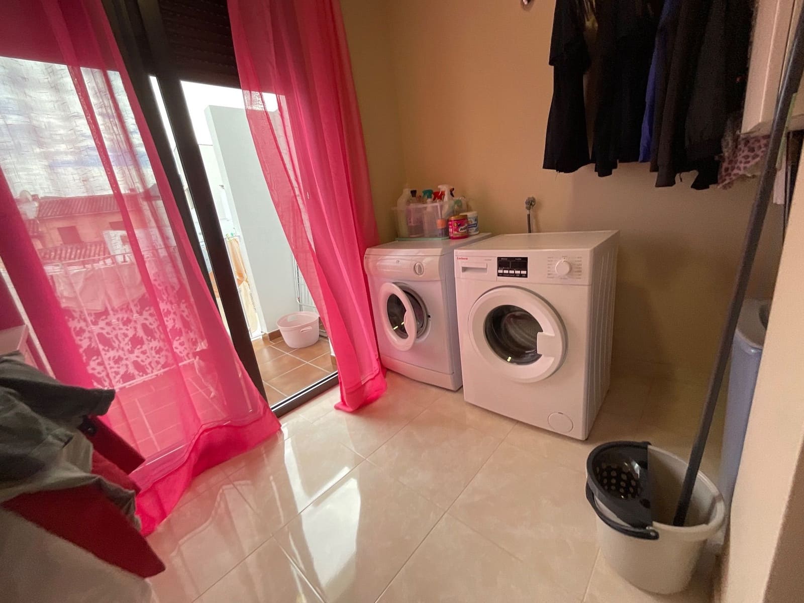 3 bedroom Villa for sale in Antequera with garage - € 440,000 (Ref: 9262159)