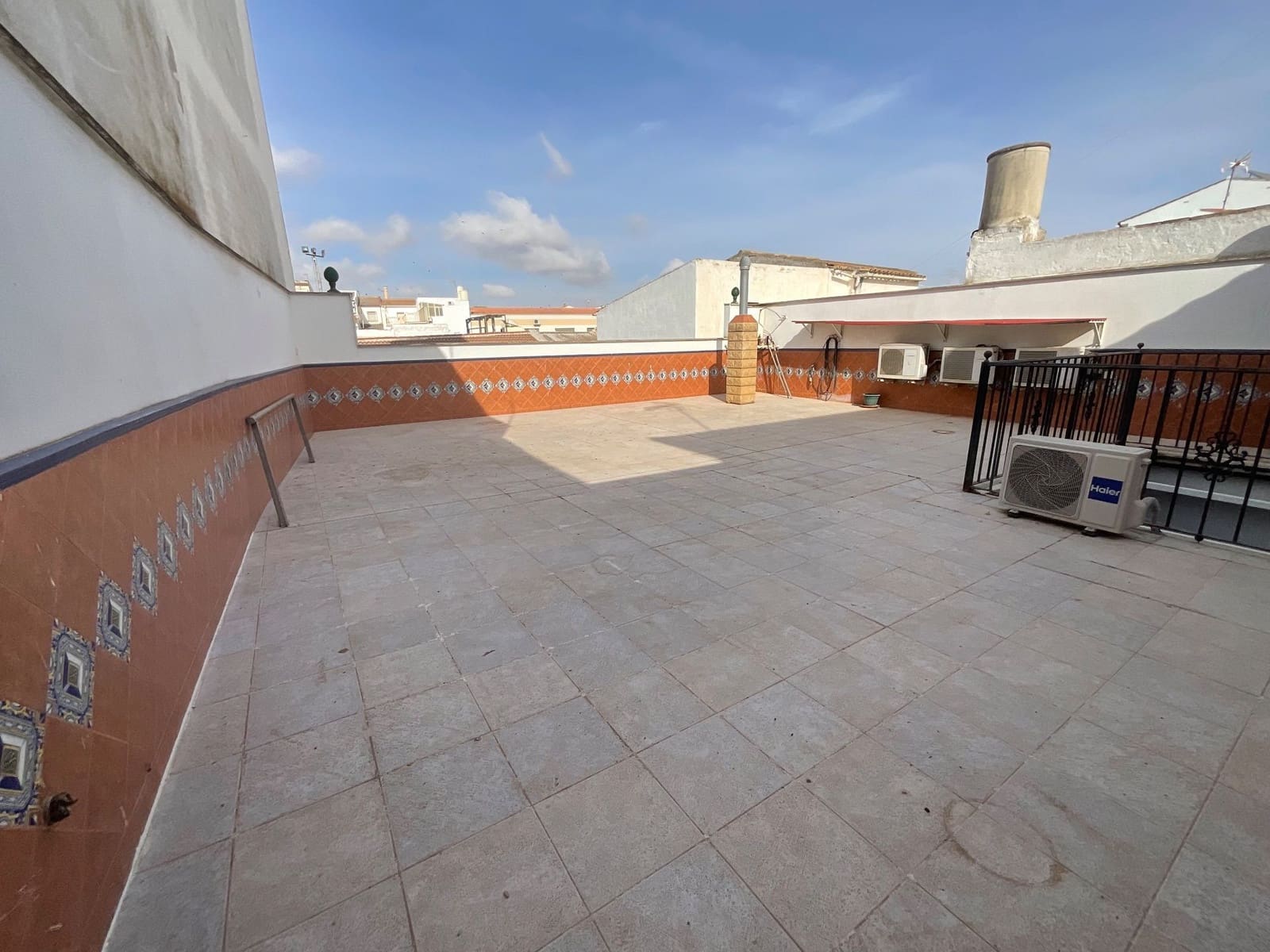 6 soverom Villa til salgs i Campillos med svømmebasseng garasje - € 270 000 (Ref: 9358839)