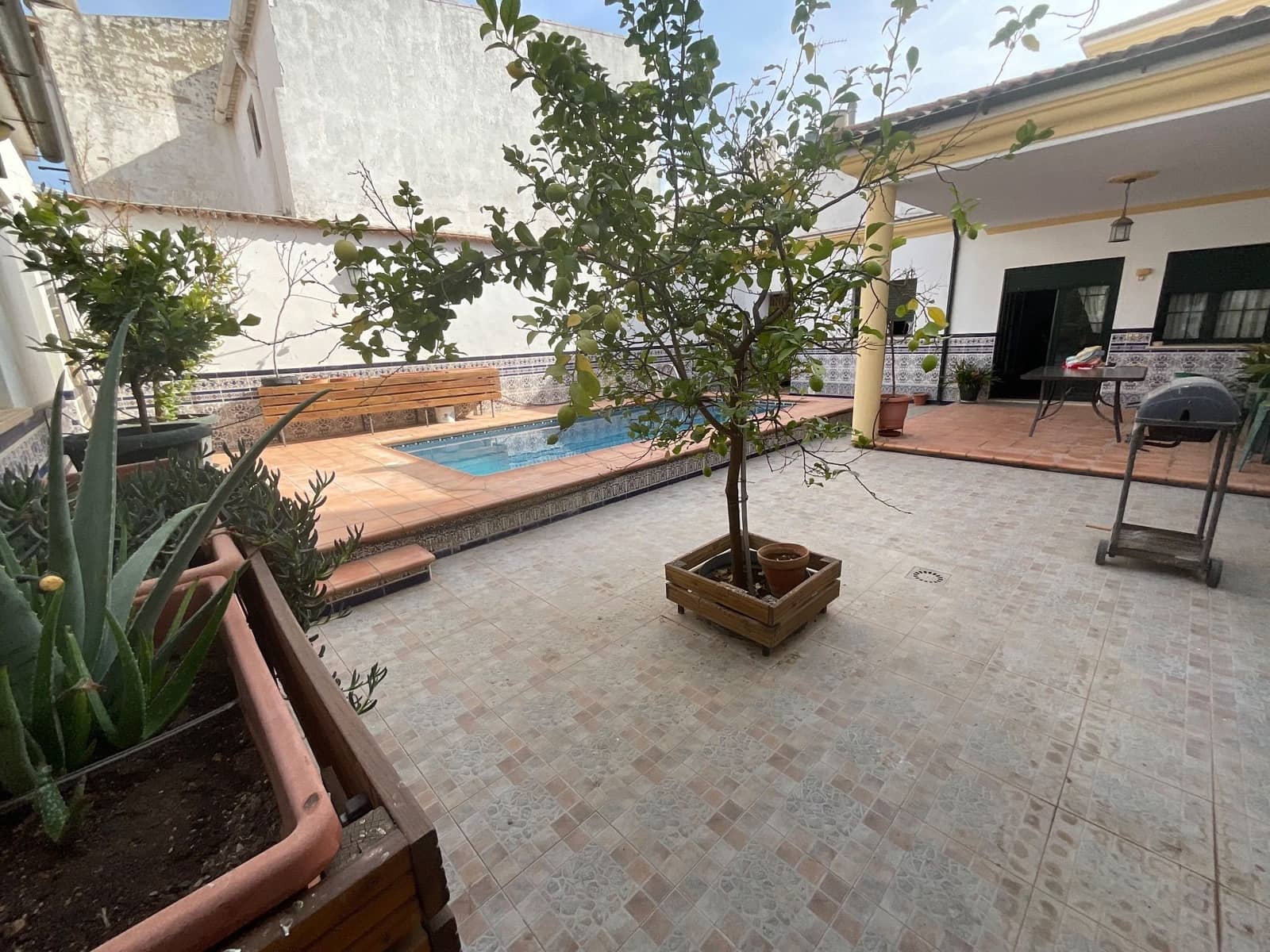 6 soverom Villa til salgs i Campillos med svømmebasseng garasje - € 270 000 (Ref: 9358839)