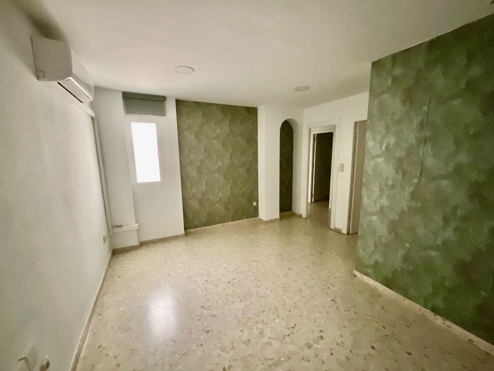 Erhverv til salg i Antequera - € 107.000 (Ref: 9361890)