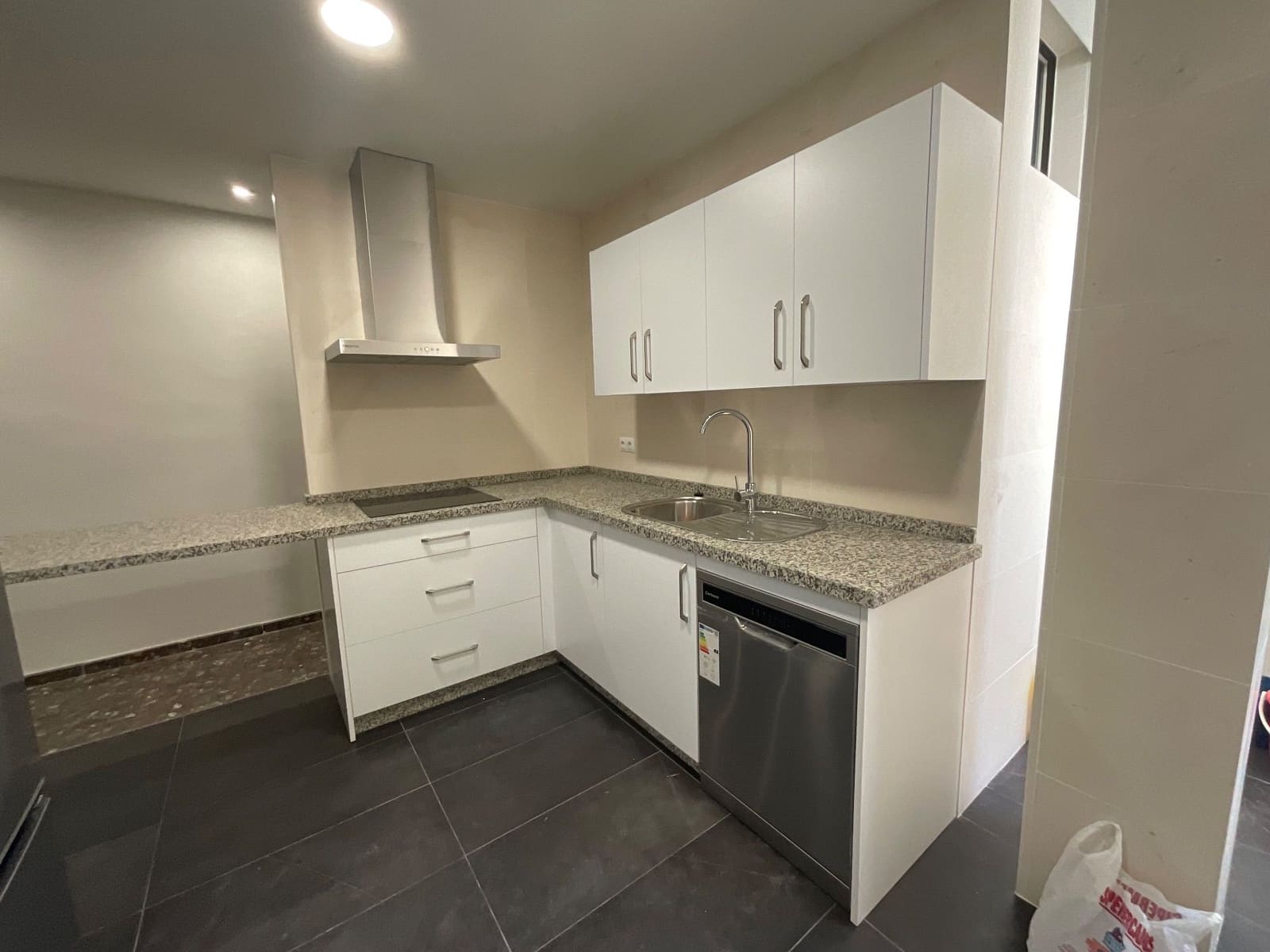 4 bedroom Flat for sale in Antequera - € 250,000 (Ref: 9415384)