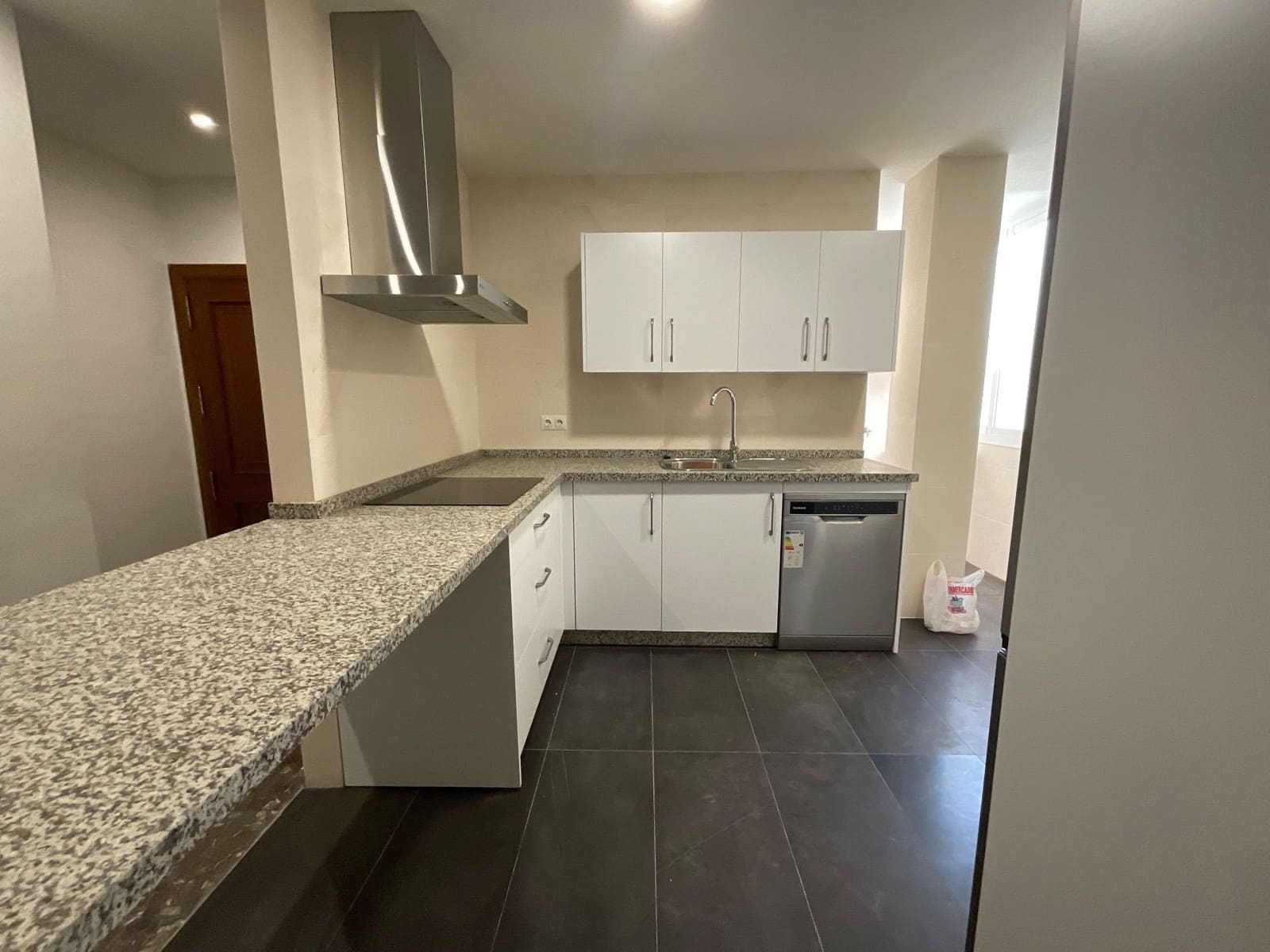 4 bedroom Flat for sale in Antequera - € 250,000 (Ref: 9415384)