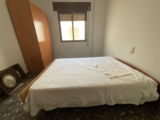 4 soveværelse Lejlighed til salg i Antequera - € 250.000 (Ref: 9415384)