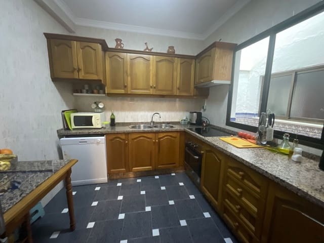 Chalet de 6 habitaciones en Antequera en venta - 295.000 € (Ref: 9455817)