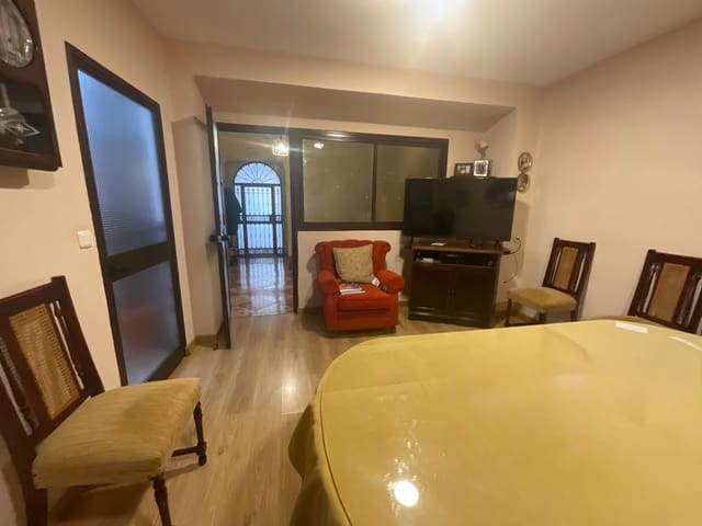 Chalet de 6 habitaciones en Antequera en venta - 295.000 € (Ref: 9455817)